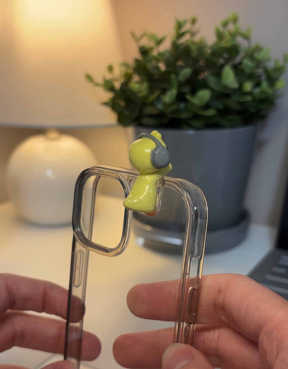 Luck Duck – Phone Hipper